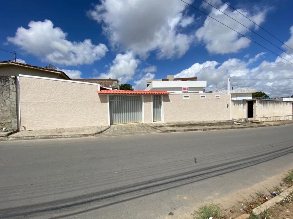Imagens do imóveis Casa com 4 quartos à venda, 153 m² por R$ 600.000 - Dom Thiago Postma - Garanhuns/PE