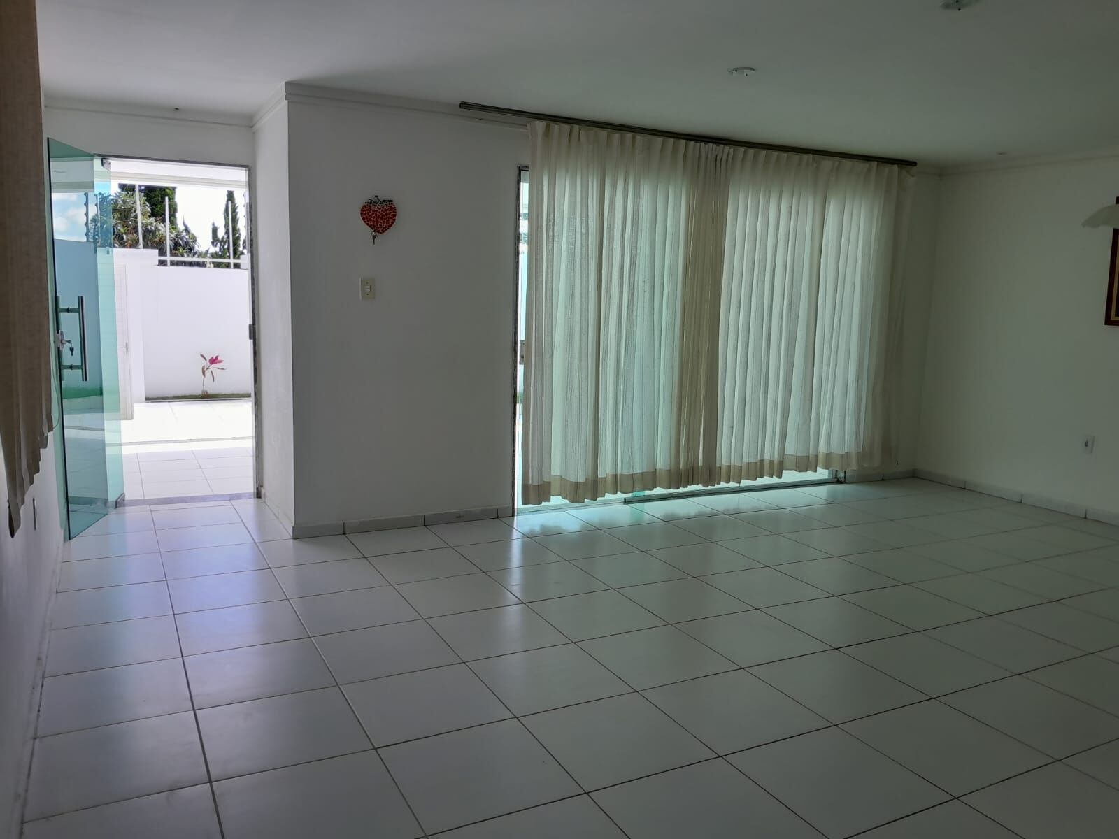 Casa Alto Padrão aluguel por R$ 3.500,00 Bairro Francisco Simão dos Santos prox a quarta igreja