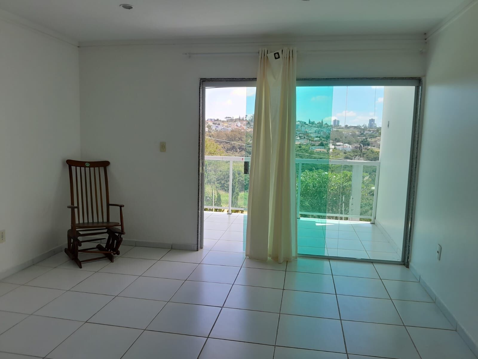 Casa Alto Padrão aluguel por R$ 3.500,00 Bairro Francisco Simão dos Santos prox a quarta igreja