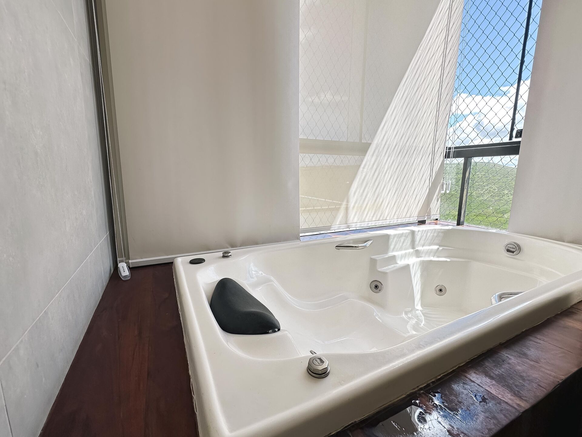 Casa Alto Padrão a venda por R$ 1.350.000,00 no Condominio Ville De Fluers