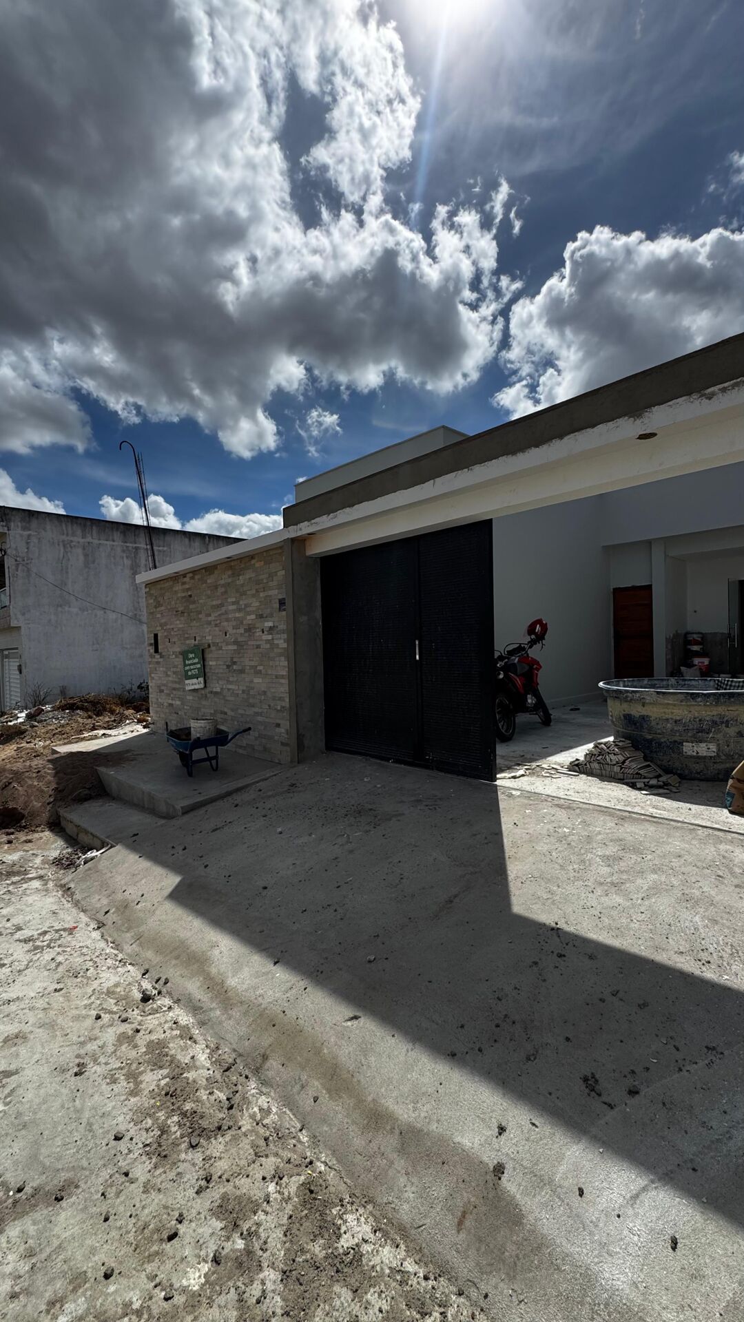 Imagens do imóveis adrão à venda no bairro Severiano Moraes Filho em Garanhuns-PE por 400.000,00