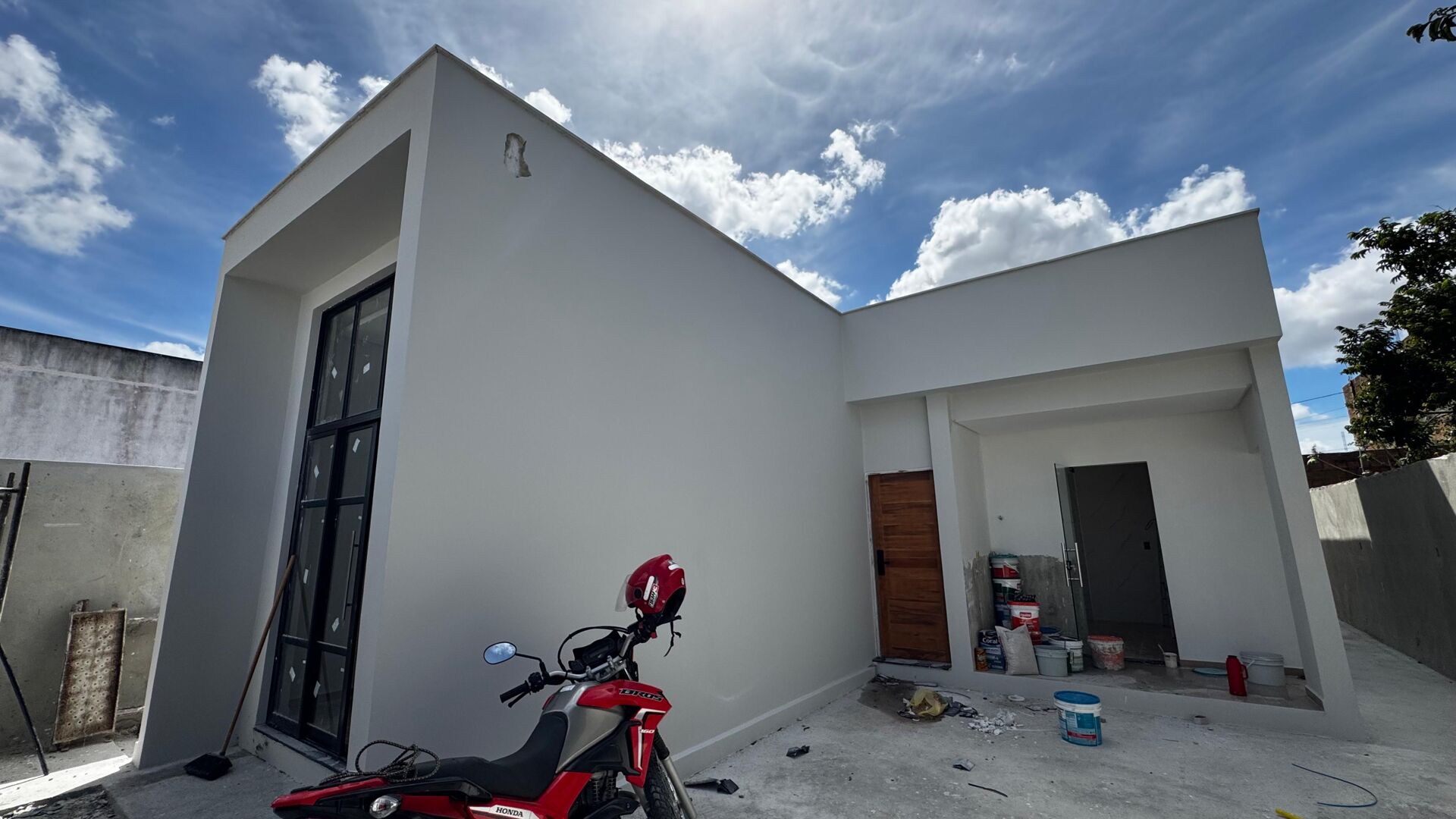 Imagens do imóveis adrão à venda no bairro Severiano Moraes Filho em Garanhuns-PE por 400.000,00