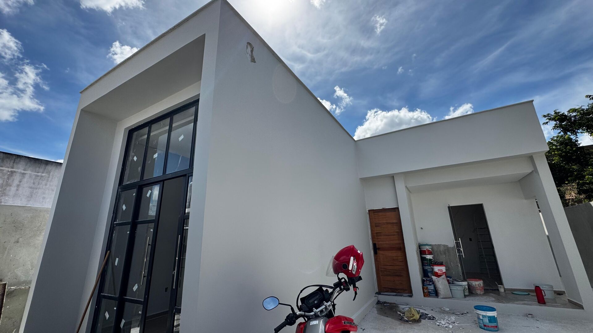 Imagens do imóveis adrão à venda no bairro Severiano Moraes Filho em Garanhuns-PE por 400.000,00