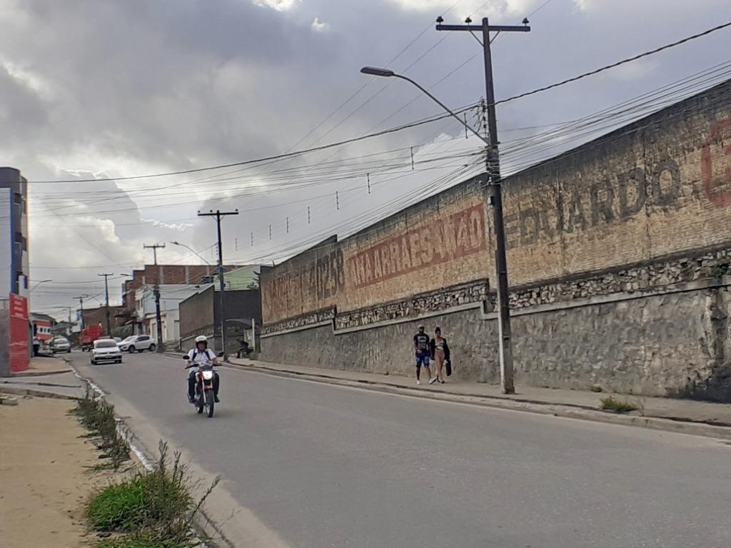 Terreno para alugar por R$ 15.000,00/mês - Francisco Simão dos Santos Figueira - Cohab 2 - Garanhuns/PE