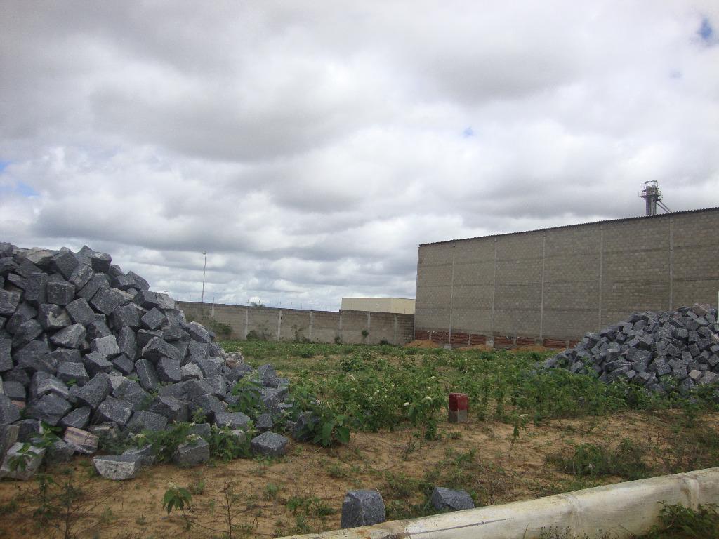 Imagens do imóveis Terreno comercial à venda, 645 m² por R$ 150.000 - Francisco Simão dos Santos Figueira - Cohab 2 - Garanhuns/PE