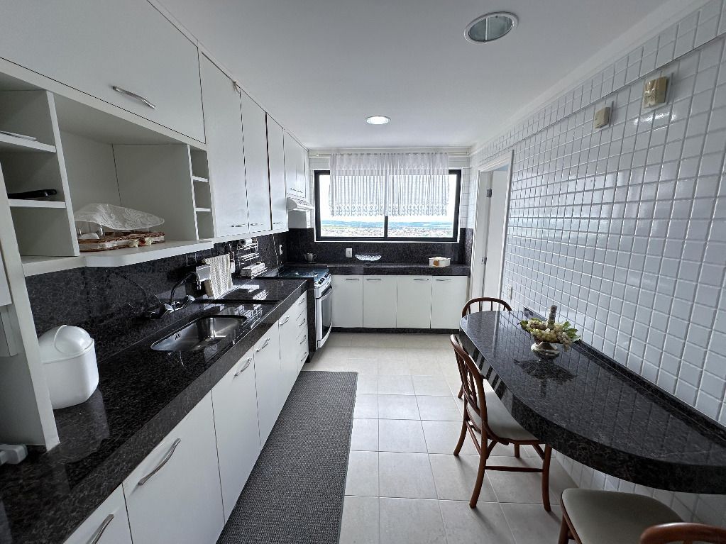 Apartamento com 3 quartos à venda por R$ 1.200.000 - Heliópolis - Garanhuns/PE