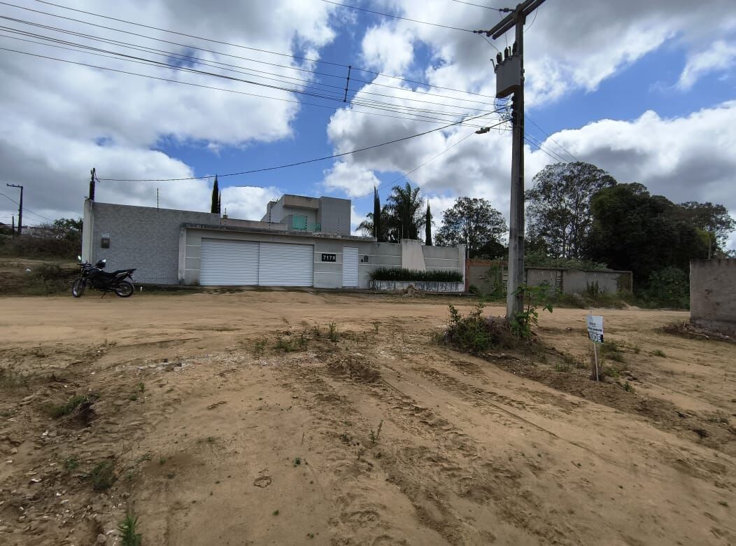Imagens do imóveis Terreno à venda no bairro Severiano Moraes Filho em Garanhuns/PE