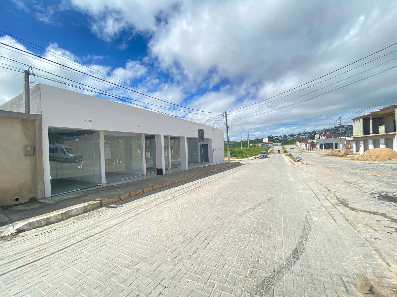 Sala Comercial aluguel por R$ 1.700,00 no Viana e Moura
