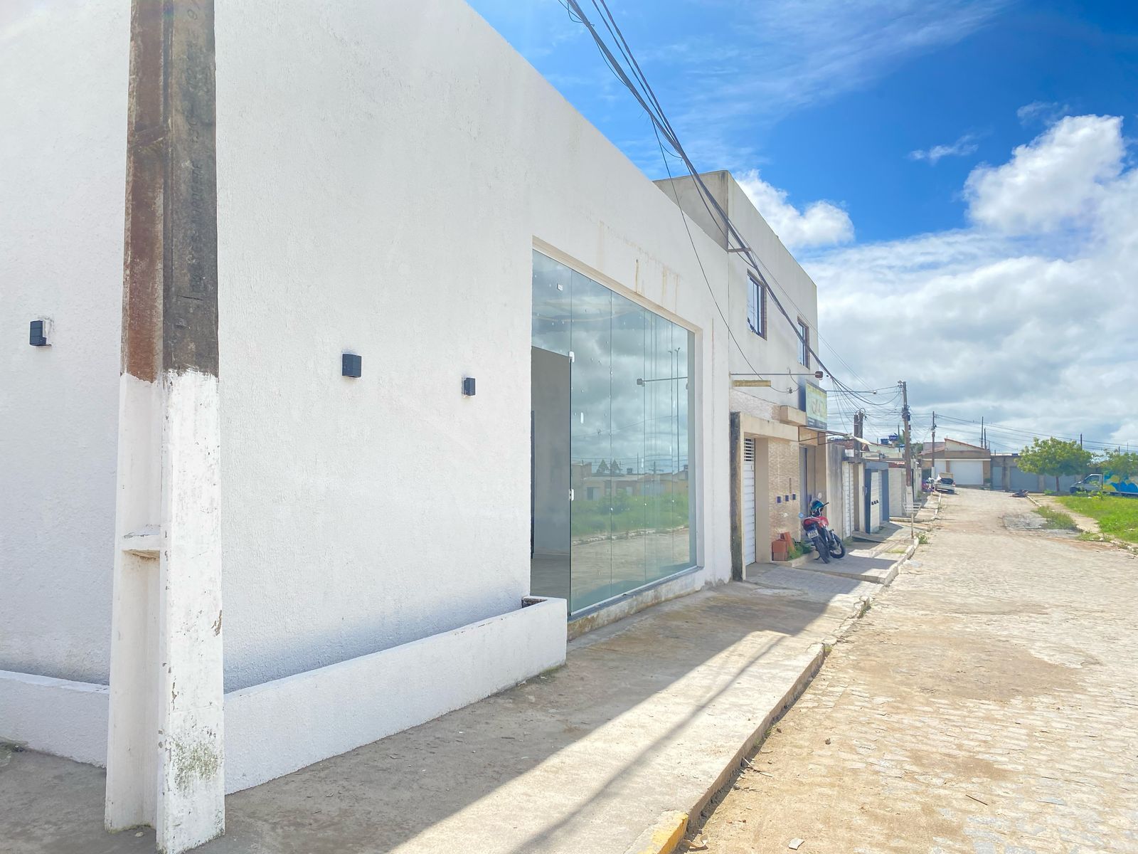 Sala Comercial aluguel por R$ 1.700,00 no Viana e Moura