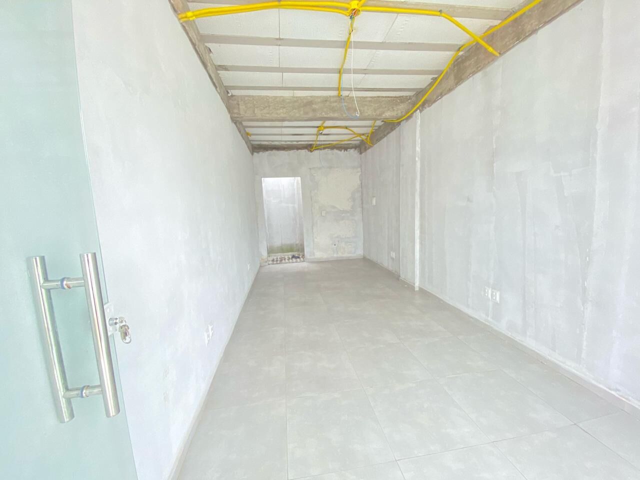 Sala Comercial aluguel por R$ 1.700,00 no Viana e Moura