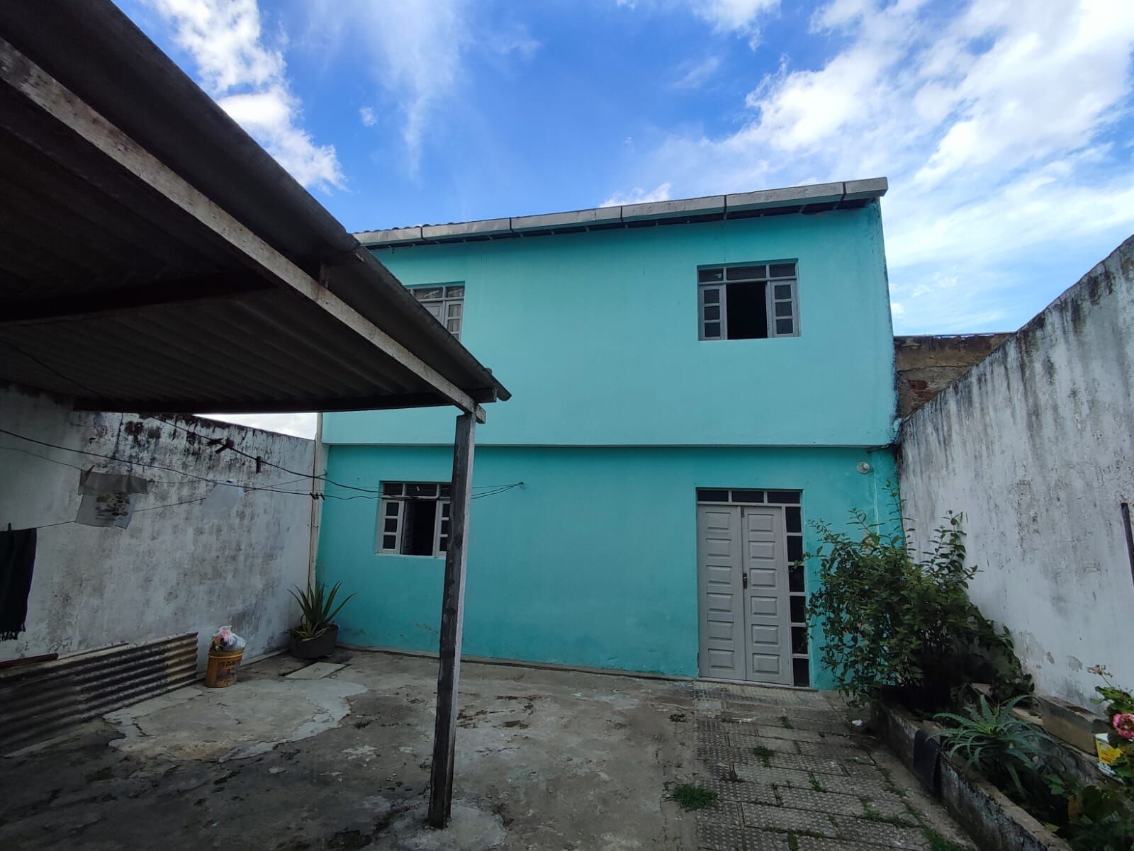 Imagens do imóveis Casa Padrão a venda por R$ 350.000,00 no bairro Heliopolis