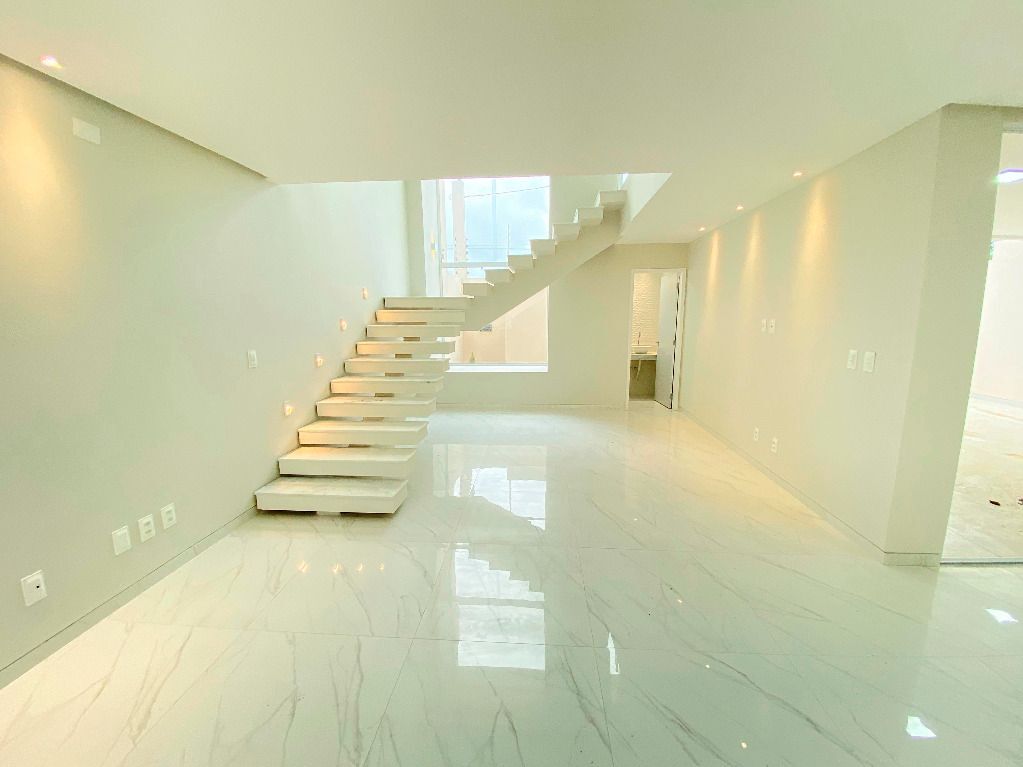 Imagens do imóveis Casa à venda no bairro Cidade das Flores - Garanhuns/PE.750.000,00