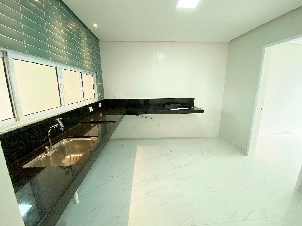 Imagens do imóveis Casa à venda no bairro Cidade das Flores - Garanhuns/PE.750.000,00