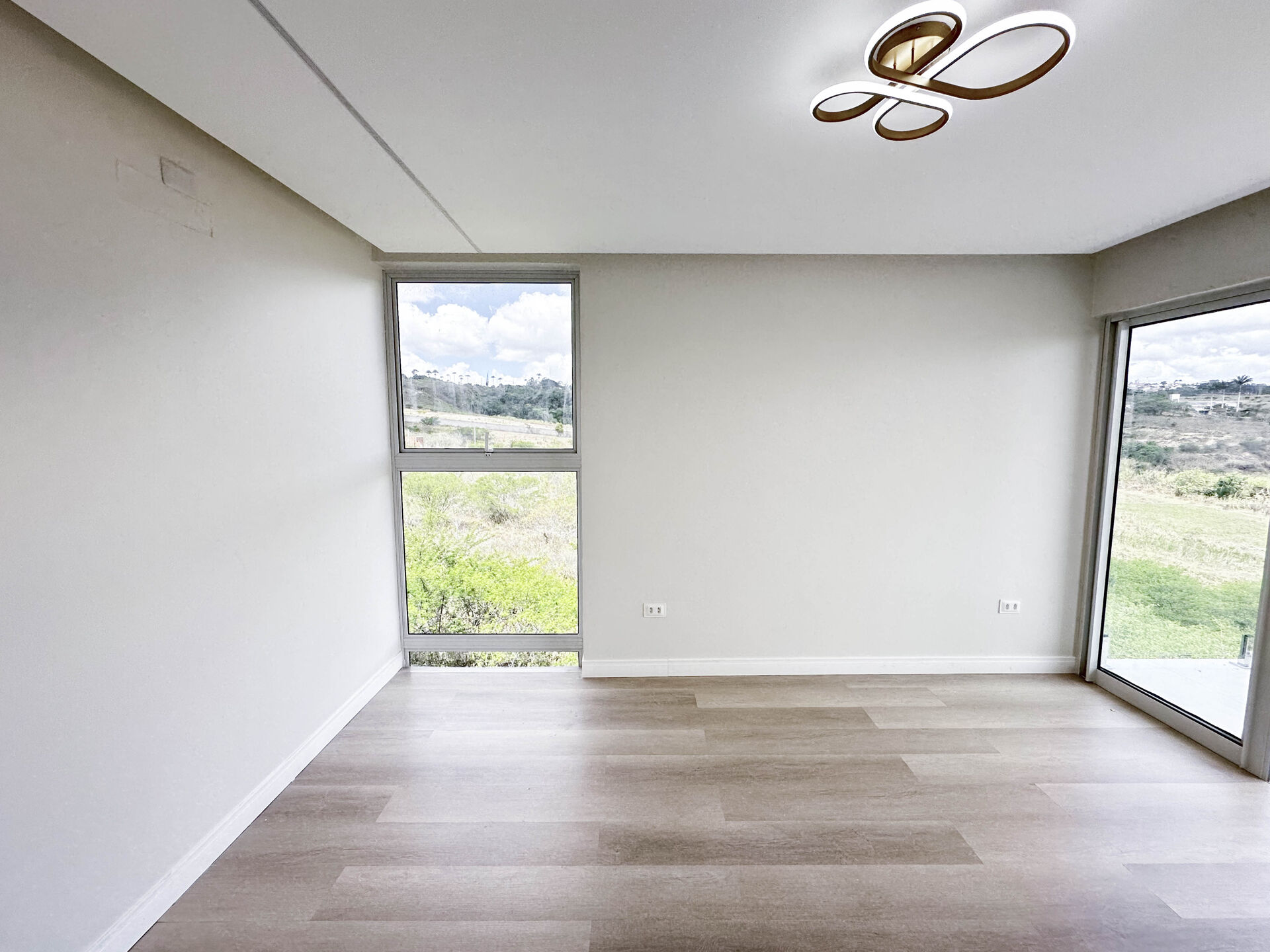 Casa Alto Padrão á venda por R$ 2.200.000,00 no condominio Almedas Da Serra Privê