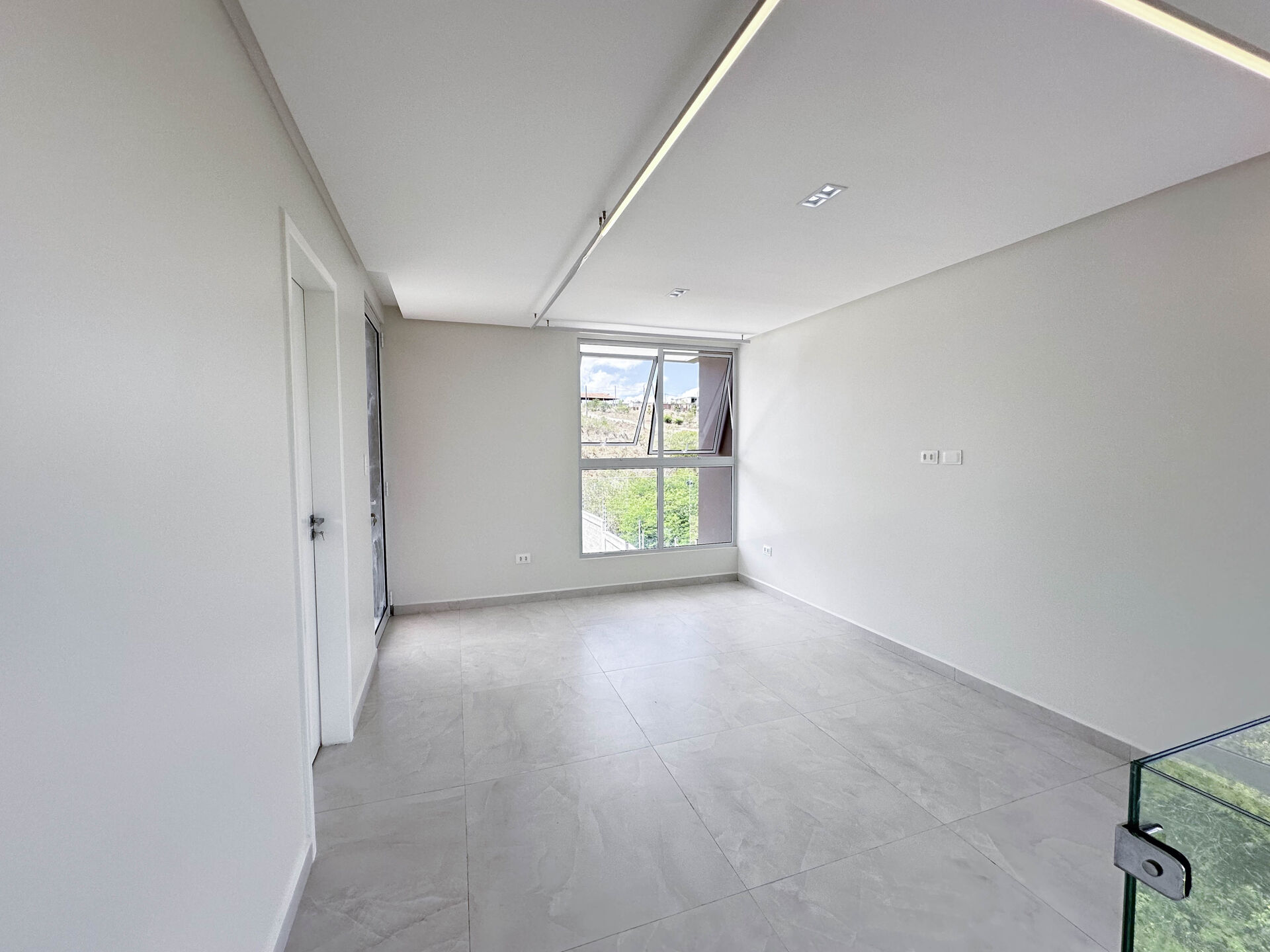 Casa Alto Padrão á venda por R$ 2.200.000,00 no condominio Almedas Da Serra Privê