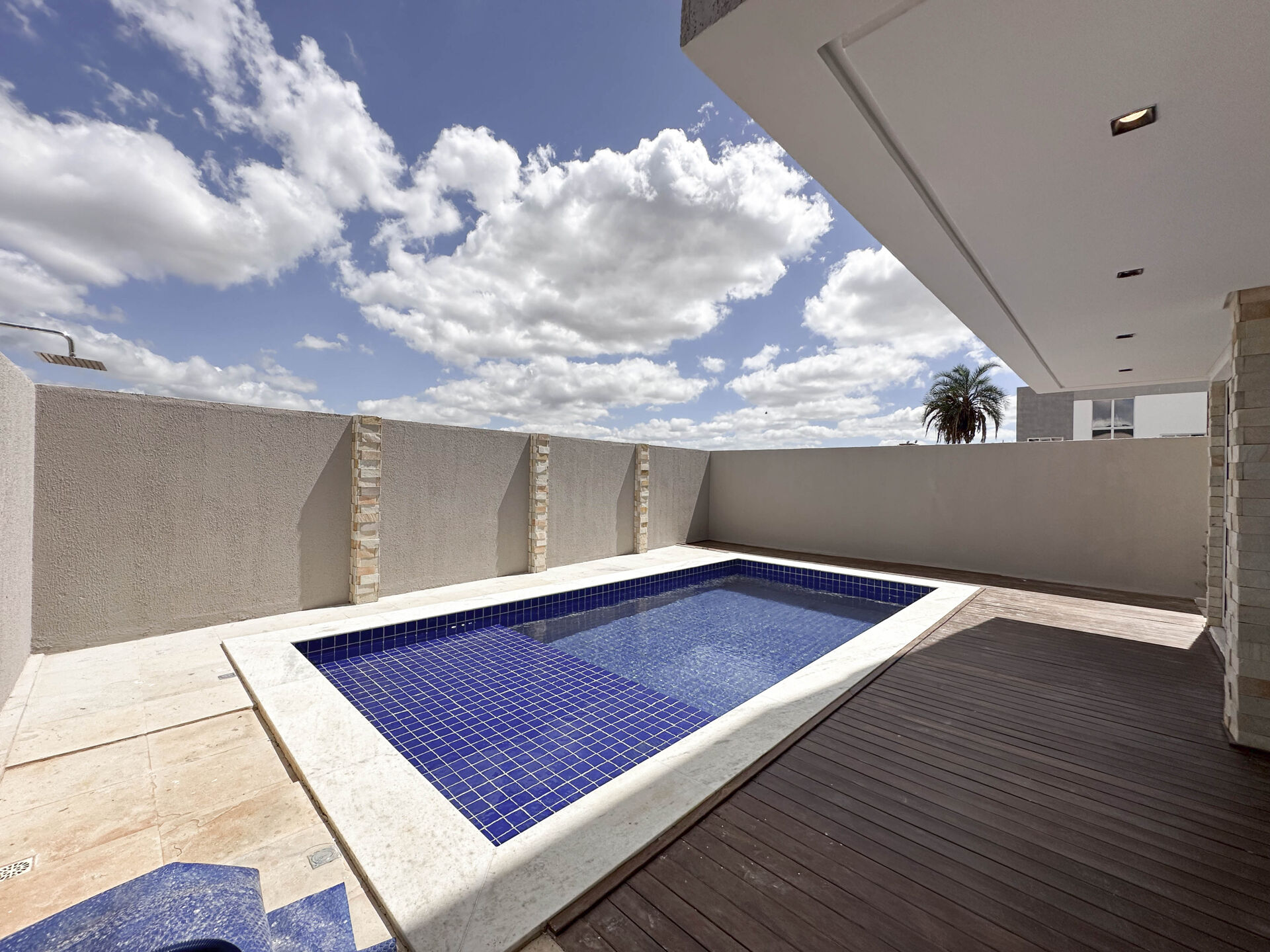 Casa Alto Padrão á venda por R$ 2.200.000,00 no condominio Almedas Da Serra Privê