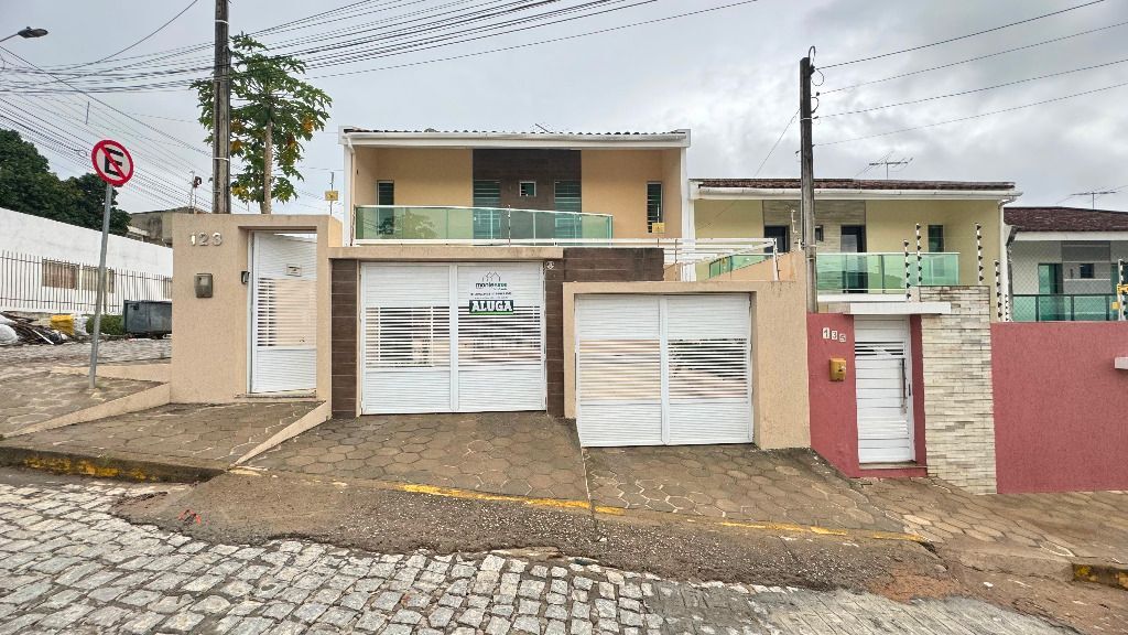 Imagens do imóveis Casa para aluguel por R$2.800,00 no Boa Vista