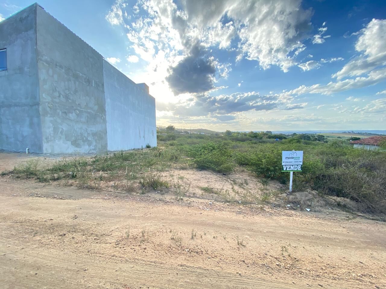 Imagens do imóveis Terreno á venda por R$ 42.000,00 no loteamento Arco Iris