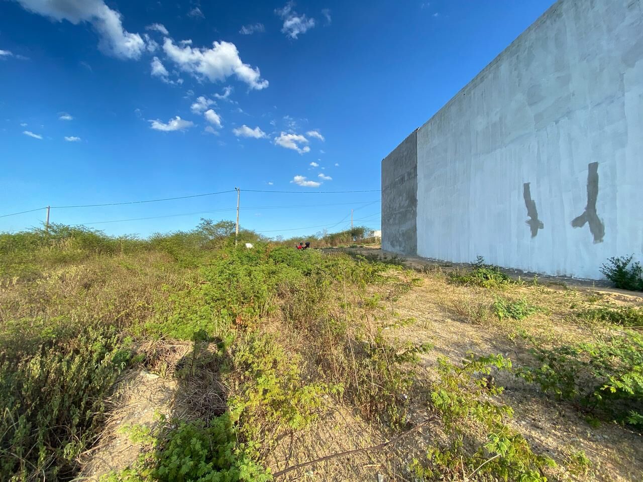 Imagens do imóveis Terreno á venda por R$ 42.000,00 no loteamento Arco Iris