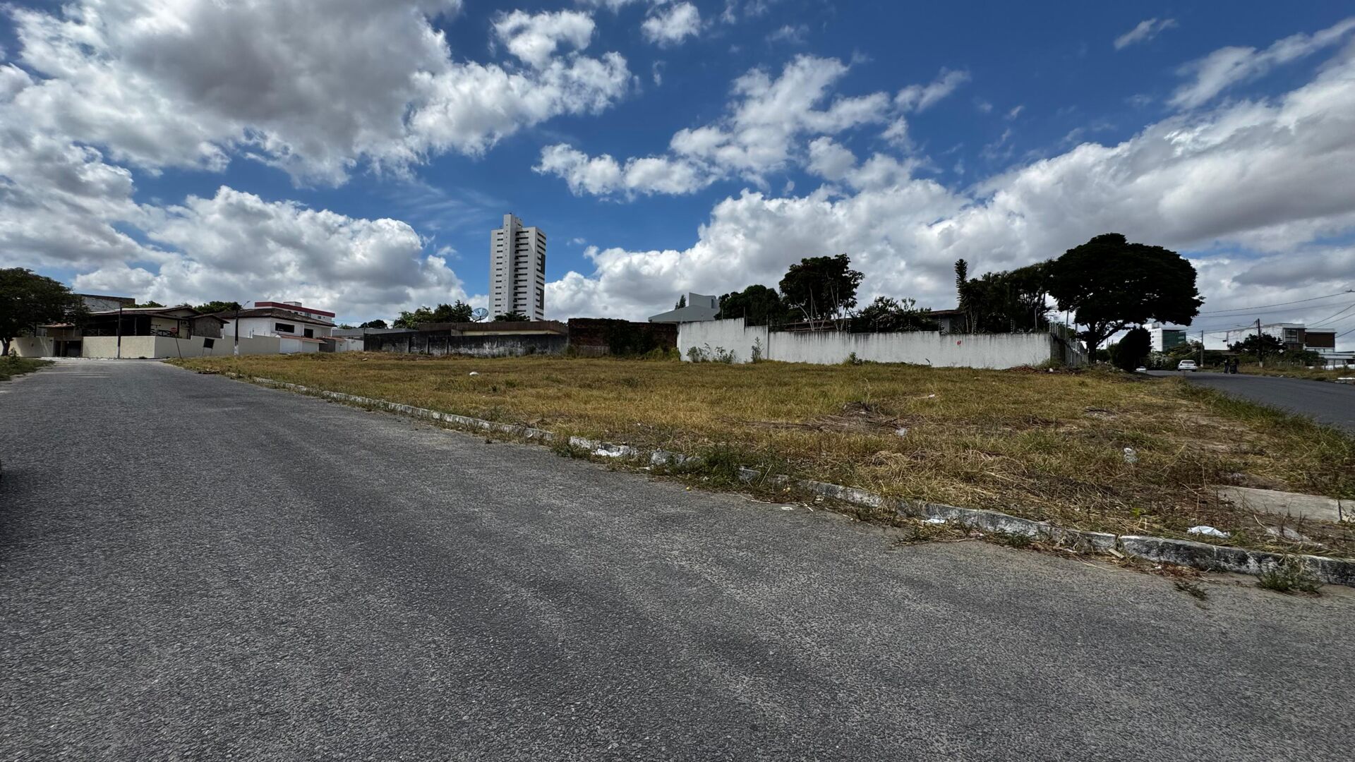 Terreno à venda bairro nobre Heliópolis R$2.800.000,00 em Granhuns-PE