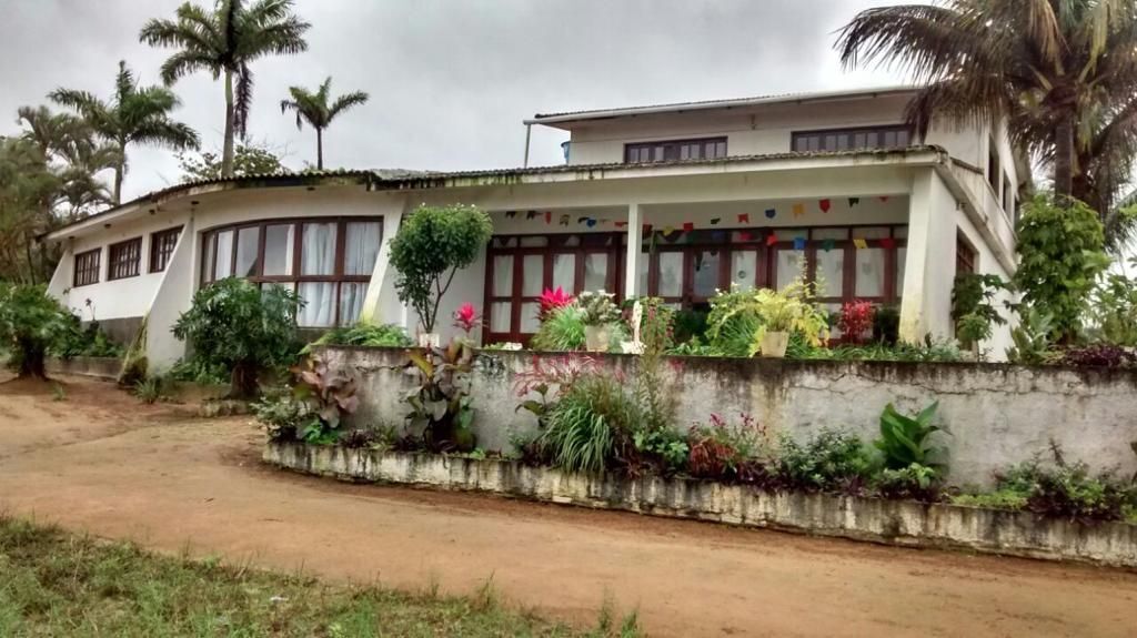 Chácara com 4 quartos - Aluguel por diária.