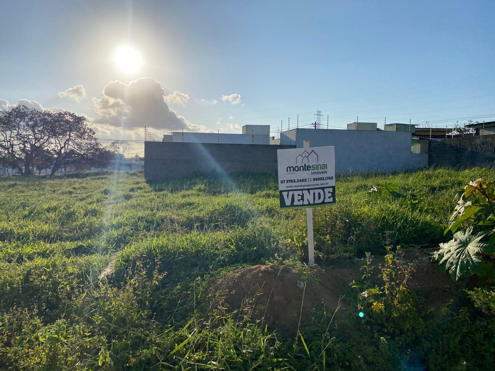 Imagens do imóveis R$70.000,00Terreno à venda no bairro Severiano de Moraes Filho - Garanhuns/PE