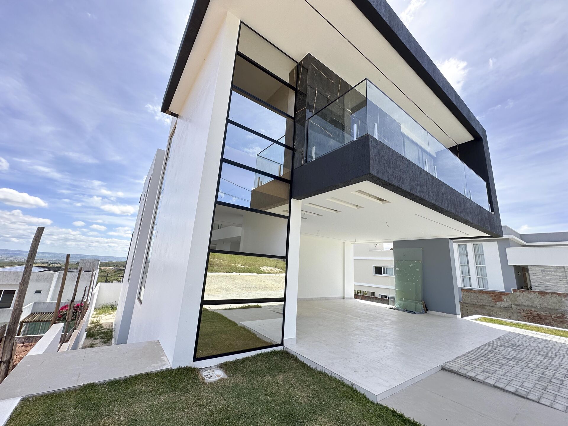 Imagens do imóveis Casa Alto Padrão á venda por R$ 1.800.000,00 no condominio Bellevue