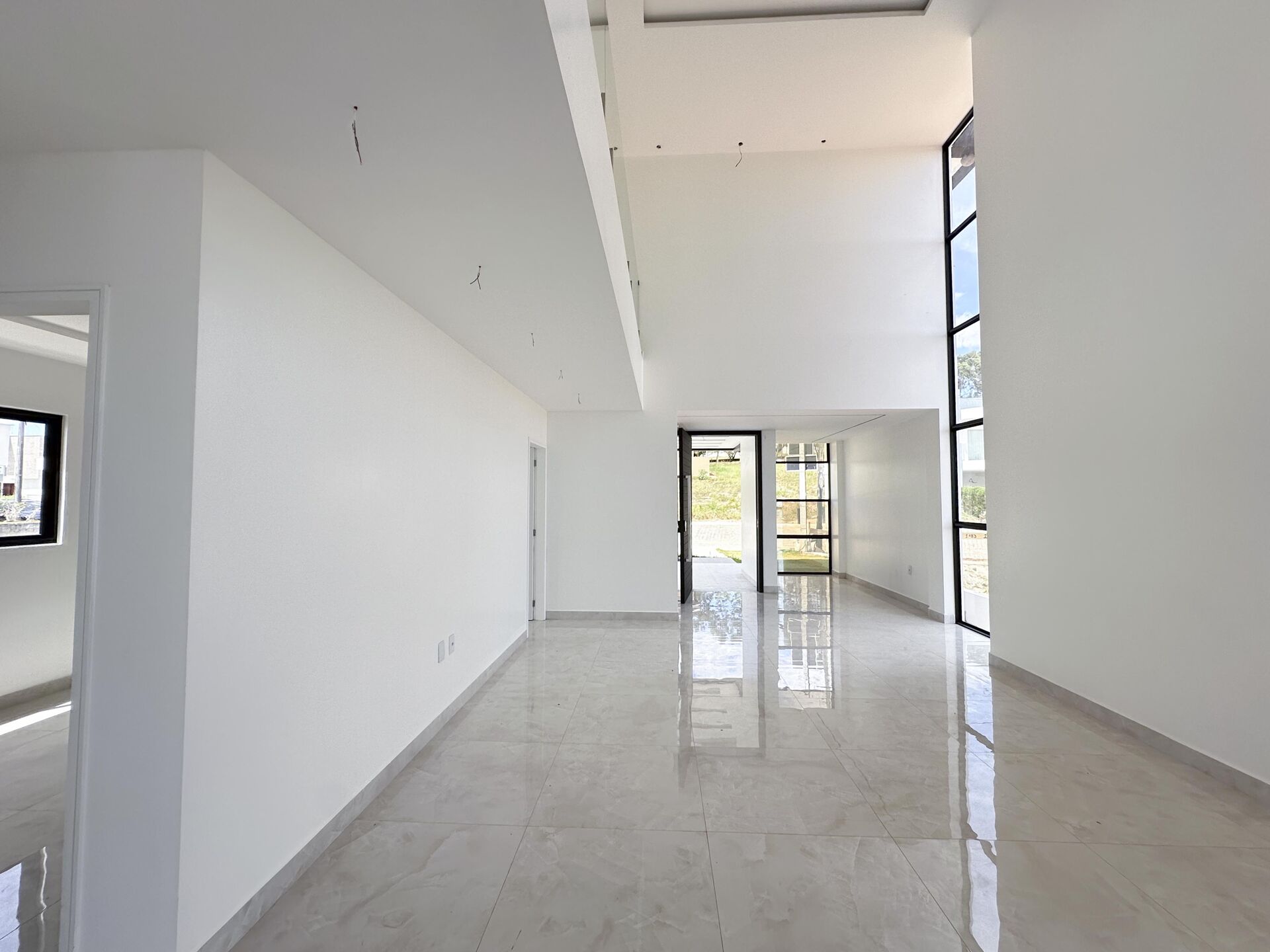 Imagens do imóveis Casa Alto Padrão á venda por R$ 1.800.000,00 no condominio Bellevue