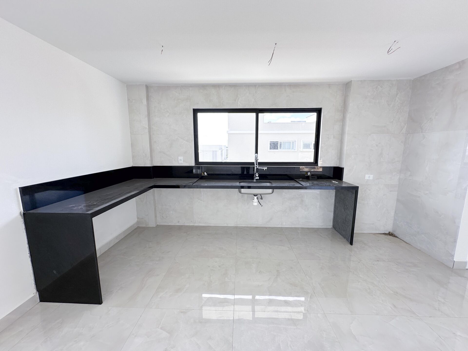 Casa Alto Padrão á venda por R$ 1.800.000,00 no condominio Bellevue