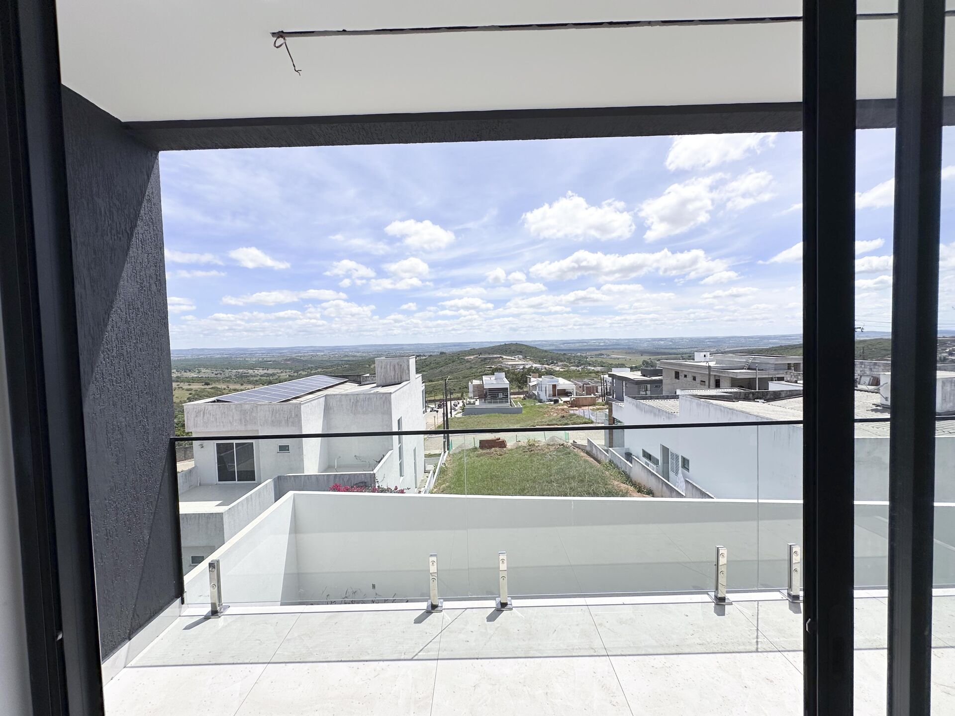 Casa Alto Padrão á venda por R$ 1.800.000,00 no condominio Bellevue