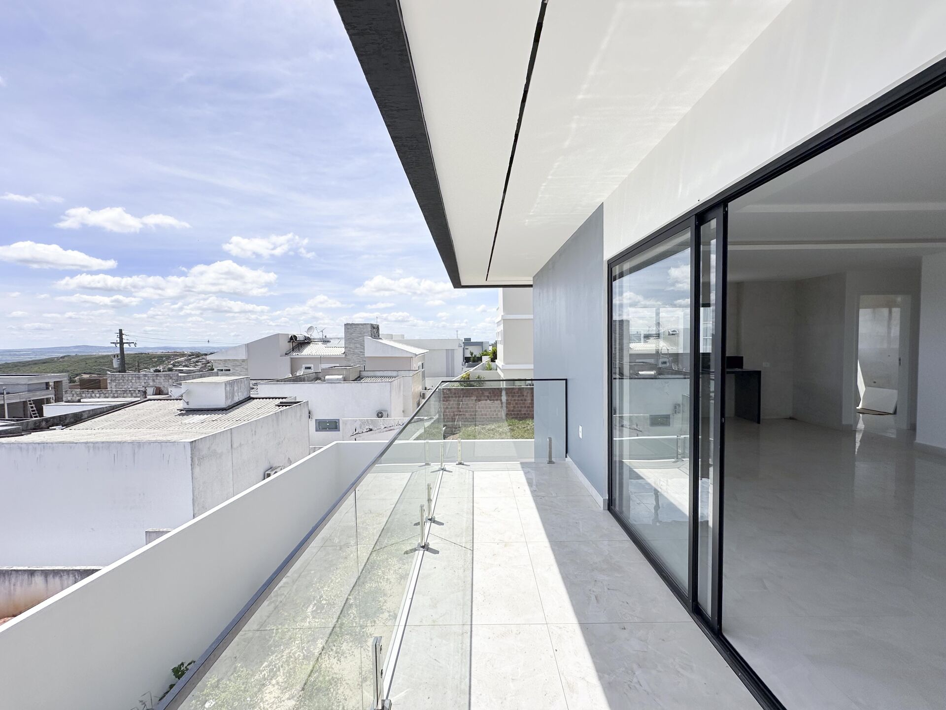 Casa Alto Padrão á venda por R$ 1.800.000,00 no condominio Bellevue