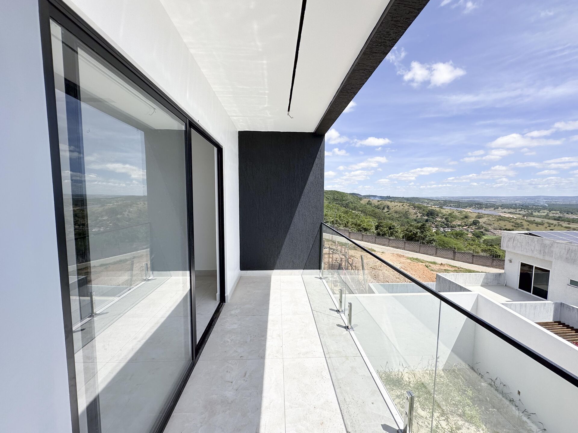 Casa Alto Padrão á venda por R$ 1.800.000,00 no condominio Bellevue