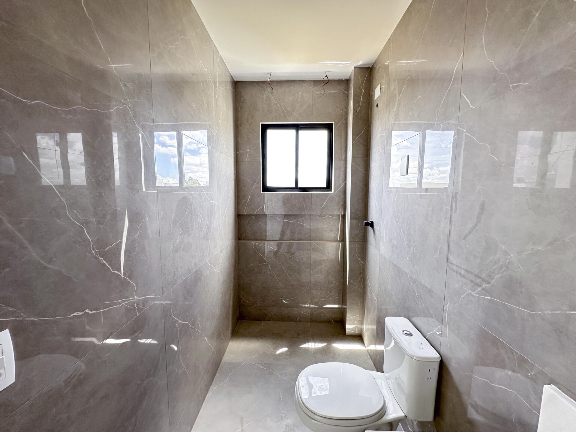 Casa Alto Padrão á venda por R$ 1.800.000,00 no condominio Bellevue