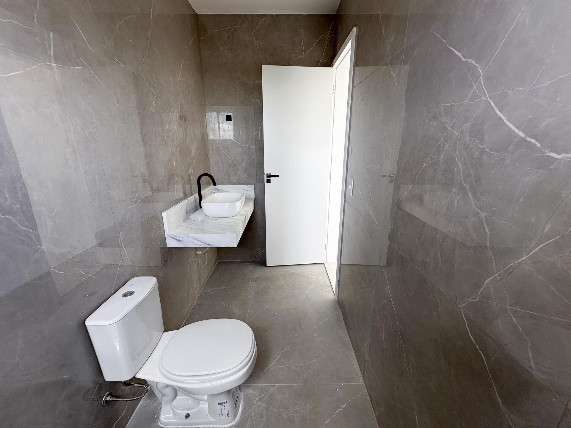 Casa Alto Padrão á venda por R$ 1.800.000,00 no condominio Bellevue