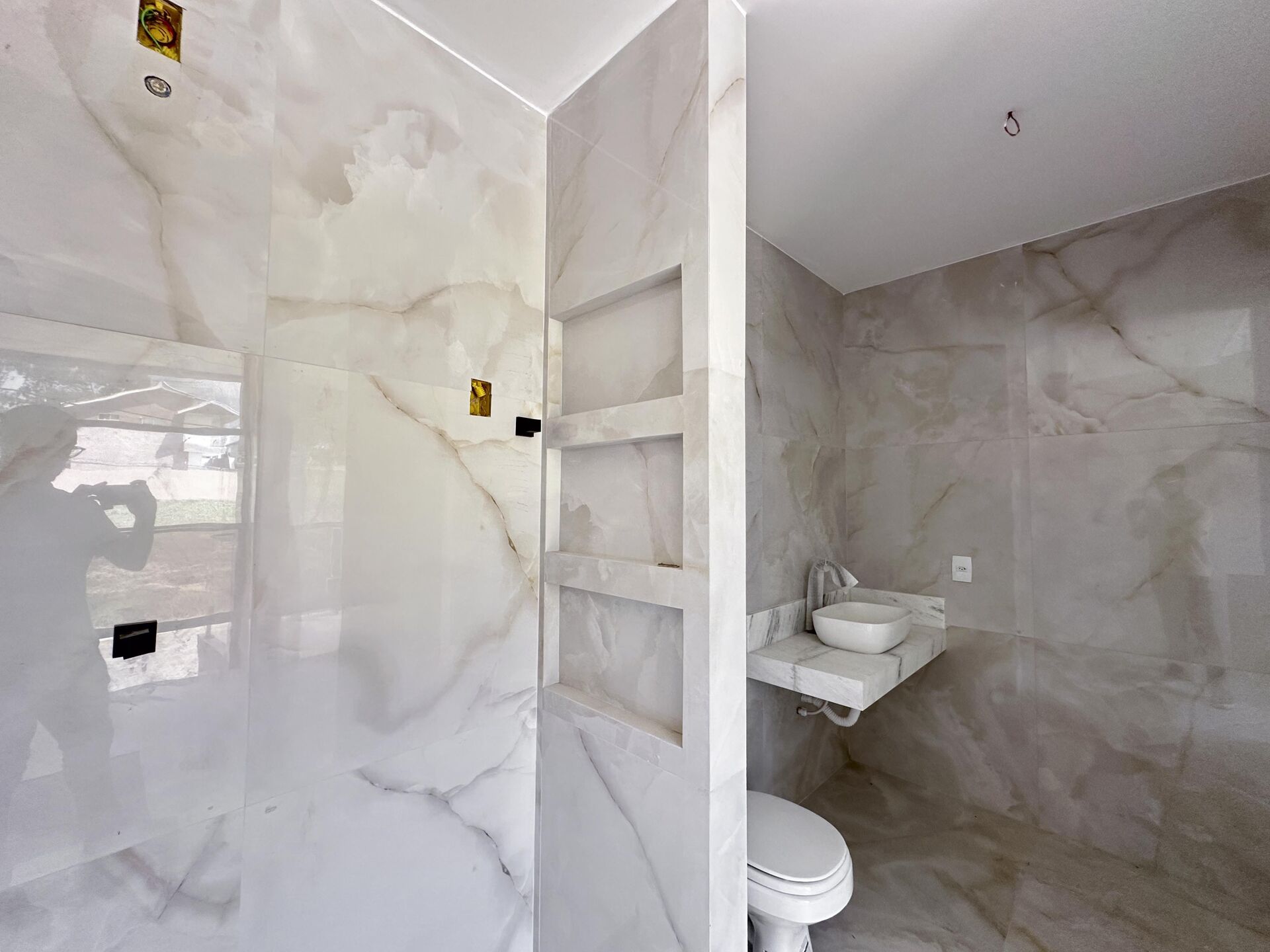 Casa Alto Padrão á venda por R$ 1.800.000,00 no condominio Bellevue