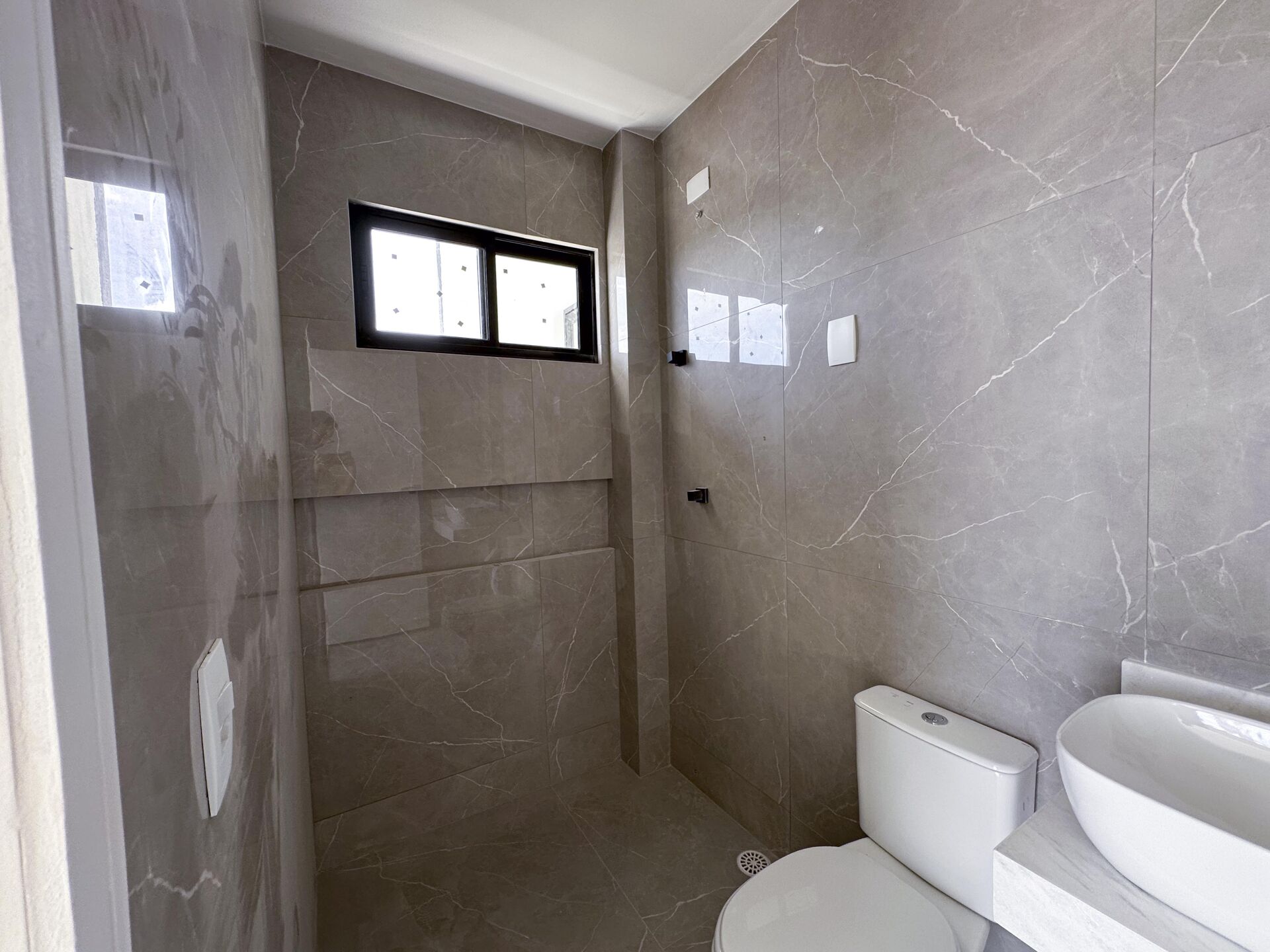 Casa Alto Padrão á venda por R$ 1.800.000,00 no condominio Bellevue