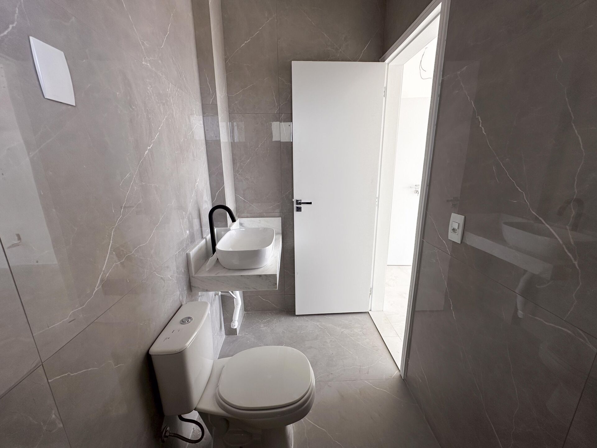 Casa Alto Padrão á venda por R$ 1.800.000,00 no condominio Bellevue