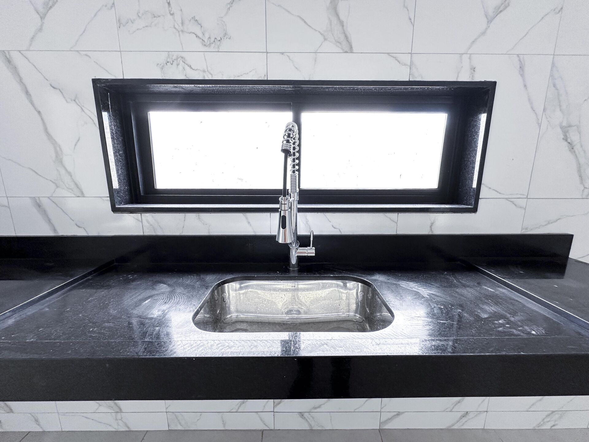 Imagens do imóveis Casa com 4 dormitórios à venda, 222 m² por R$850.000,00 - Condomínio Village São Marcos - Garanhuns/PE