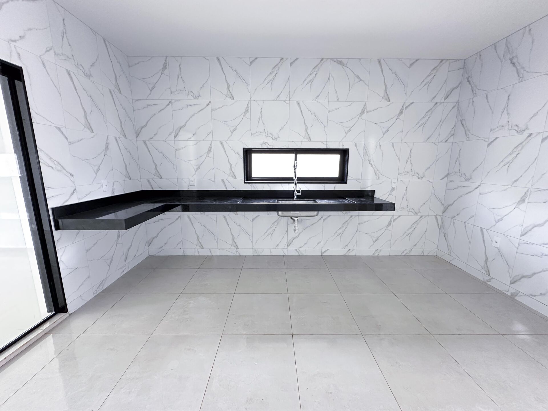 Imagens do imóveis Casa com 4 dormitórios à venda, 222 m² por R$850.000,00 - Condomínio Village São Marcos - Garanhuns/PE