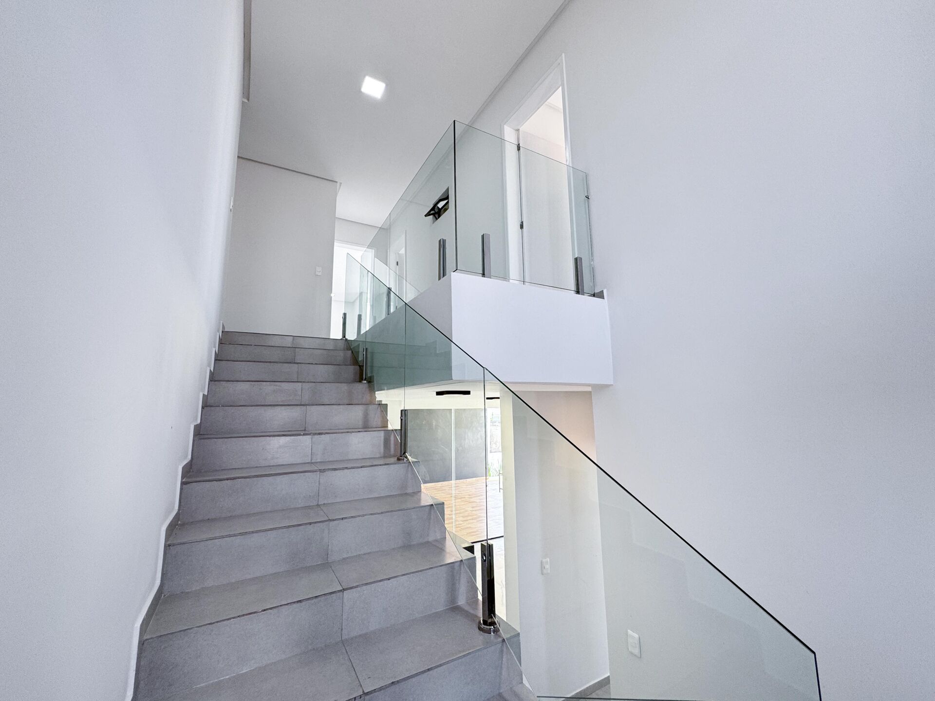 Imagens do imóveis Casa com 4 dormitórios à venda, 222 m² por R$850.000,00 - Condomínio Village São Marcos - Garanhuns/PE