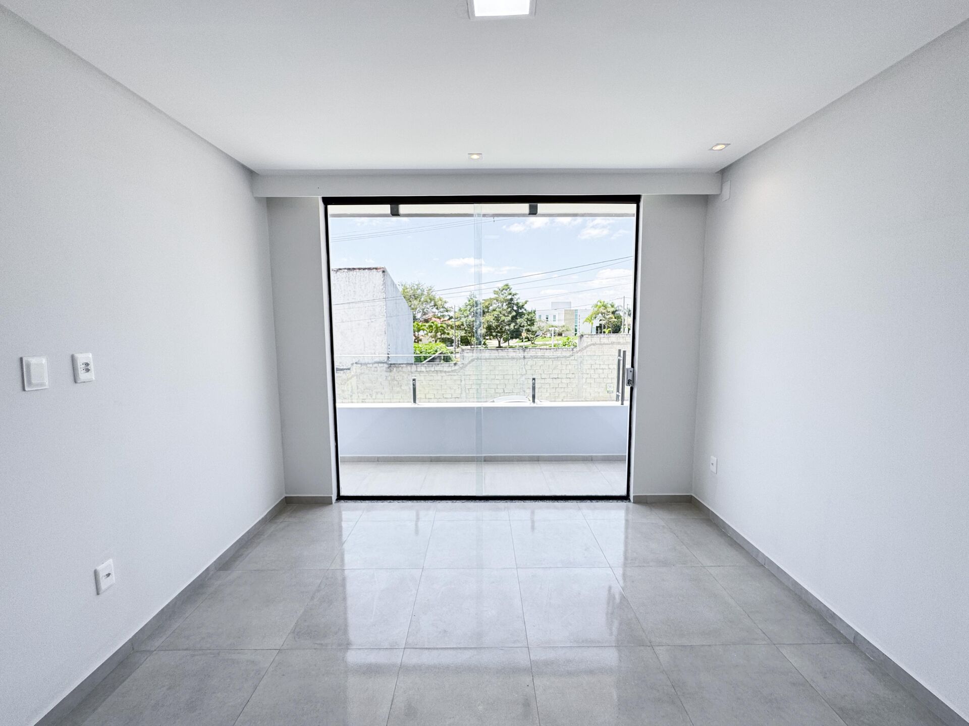 Imagens do imóveis Casa com 4 dormitórios à venda, 222 m² por R$850.000,00 - Condomínio Village São Marcos - Garanhuns/PE