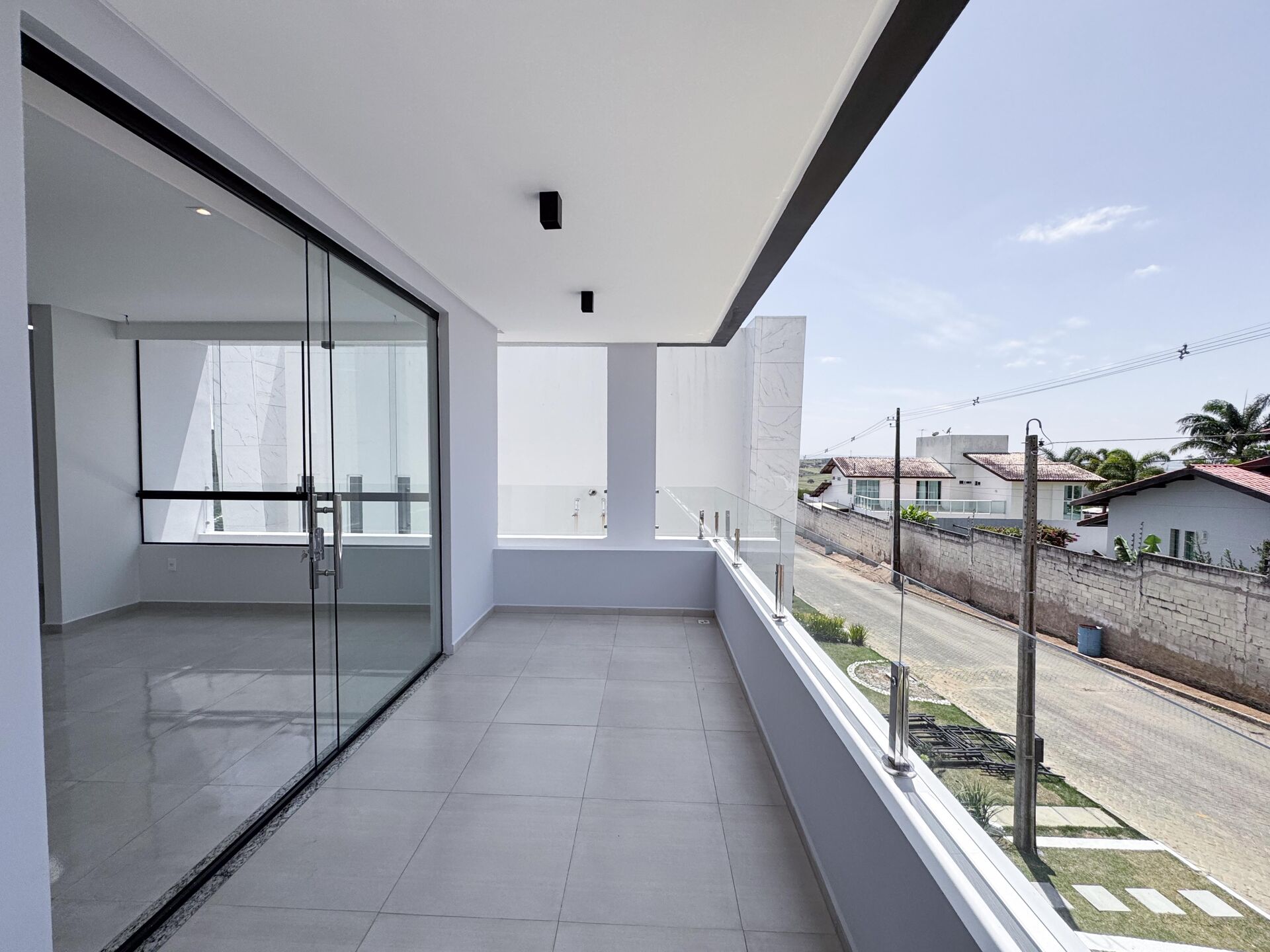 Imagens do imóveis Casa com 4 dormitórios à venda, 222 m² por R$850.000,00 - Condomínio Village São Marcos - Garanhuns/PE