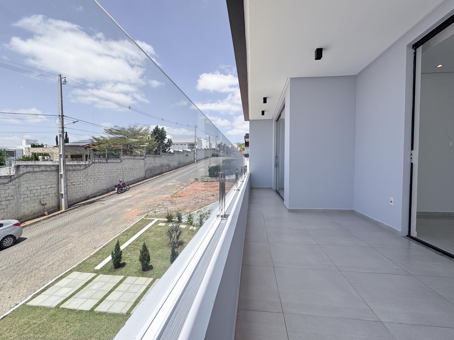 Imagens do imóveis Casa com 4 dormitórios à venda, 222 m² por R$850.000,00 - Condomínio Village São Marcos - Garanhuns/PE