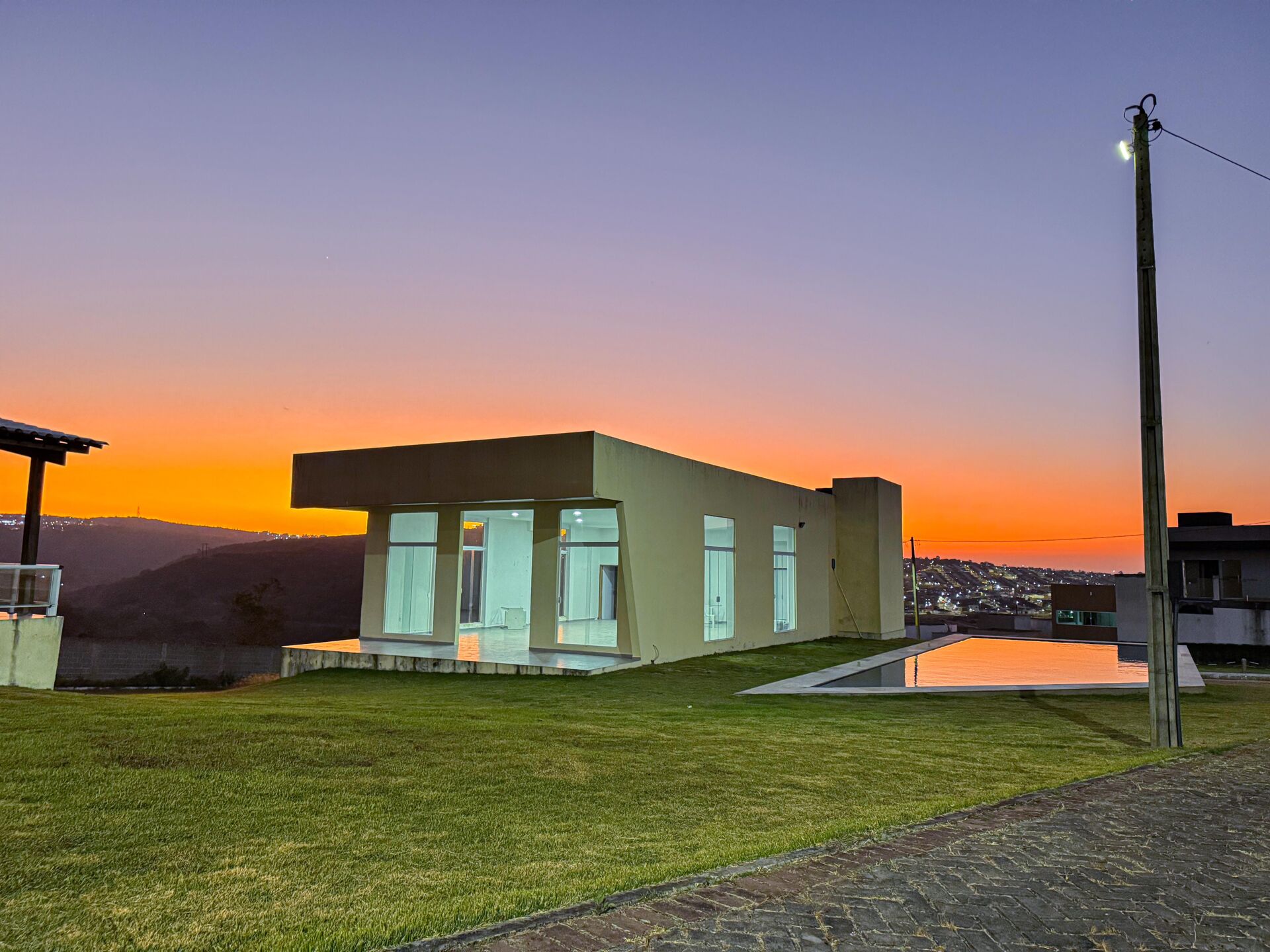 Imagens do imóveis Casa com 4 dormitórios à venda, 222 m² por R$850.000,00 - Condomínio Village São Marcos - Garanhuns/PE