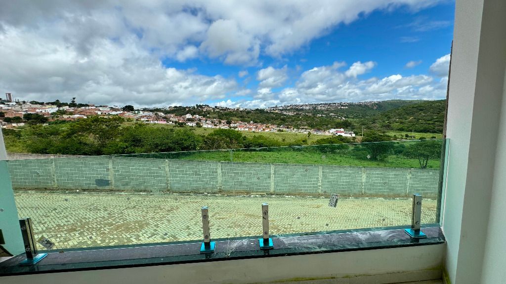 Casa para Aluguel com 4 quartos à venda por R$ 3.900,00 - José Maria Dourado - Garanhuns-PE