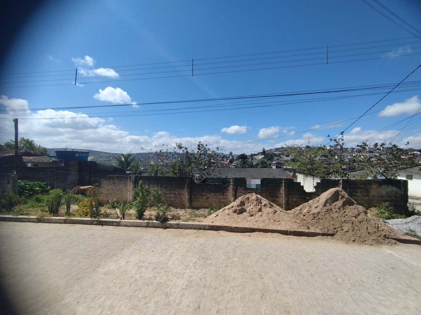 Imagens do imóveis Terreno à venda no bairro Aloísio Pinto em Garanhuns/PE