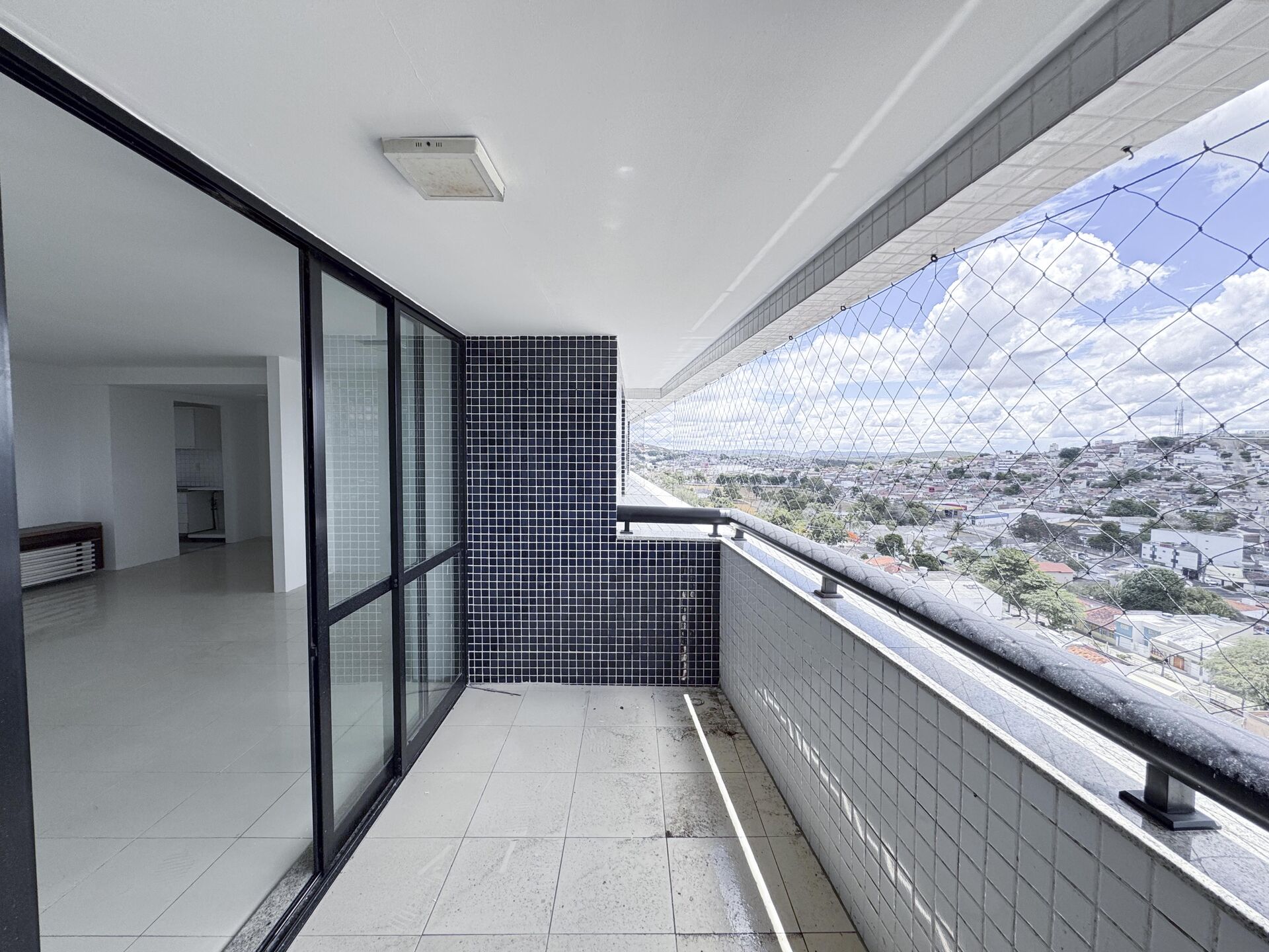 Apartamento para Aluguel Alto Padrão Edifício Portinari por R$ 4.500,00 no bairro Heliópolis - Garanhuns/PE