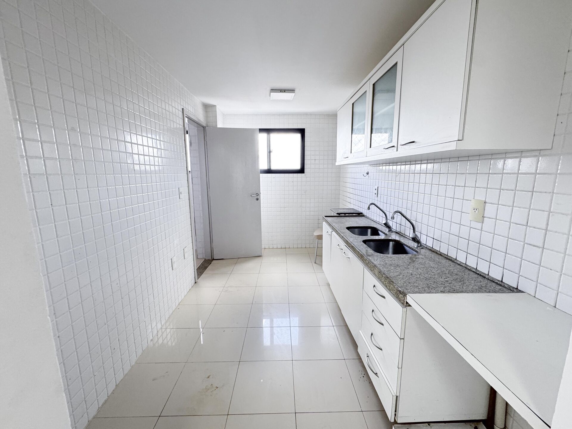 Apartamento para Aluguel Alto Padrão Edifício Portinari por R$ 4.500,00 no bairro Heliópolis - Garanhuns/PE