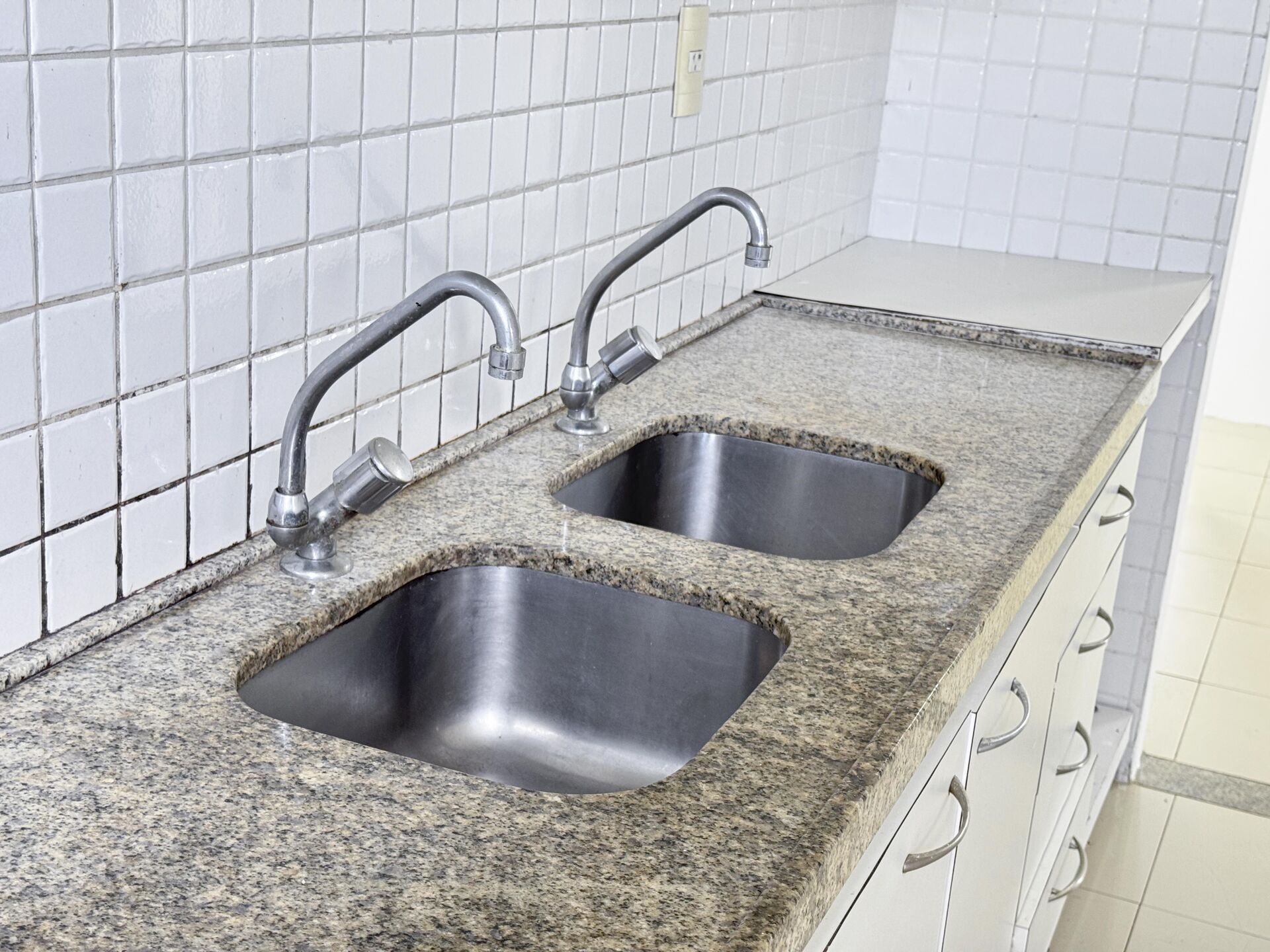 Apartamento para Aluguel Alto Padrão Edifício Portinari por R$ 4.500,00 no bairro Heliópolis - Garanhuns/PE