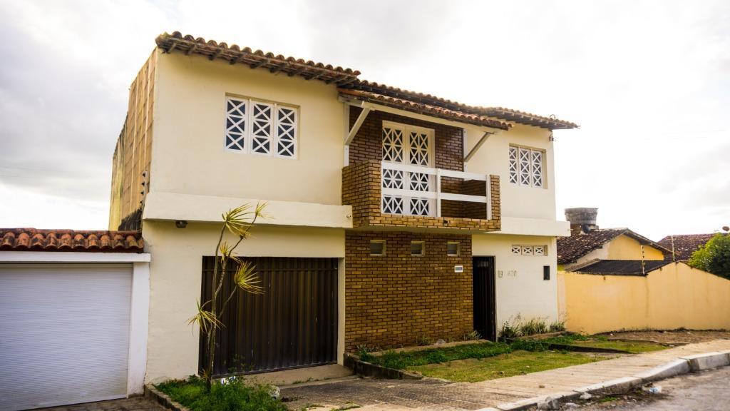 Imagens do imóveis Casa com 4 quartos à venda, 280 m² por R$ 450.000 - Heliópolis - Garanhuns/PE